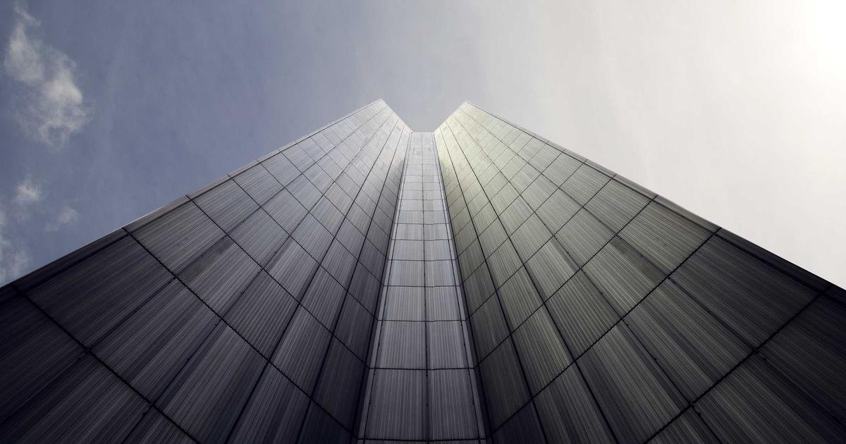 Retrieval-Augmented Generation Systems: Architectural Patterns for Enhancing LLM Factual Accuracy