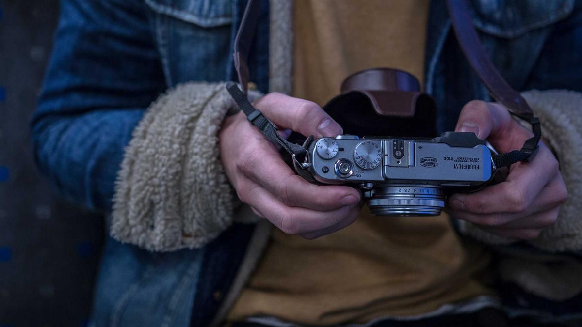 Open-Source Multimodal Models: Evaluating the Performance and Accessibility Gap Between Proprietary and Community-Driven Alternatives — illustration 1