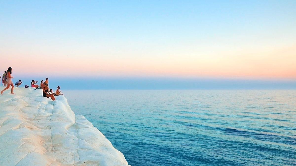 Cross-Lingual Transfer Learning in Large Language Models: Evaluating Zero-Shot Performance Across Low-Resource Languages — illustration 1