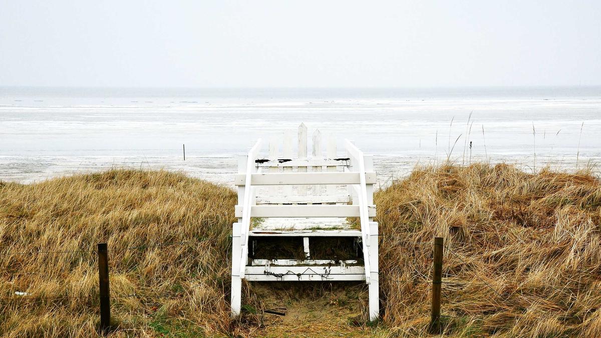 The Ethics of AI-Generated Content Attribution: Legal Frameworks and Technical Solutions for Provenance Tracking — illustration 1